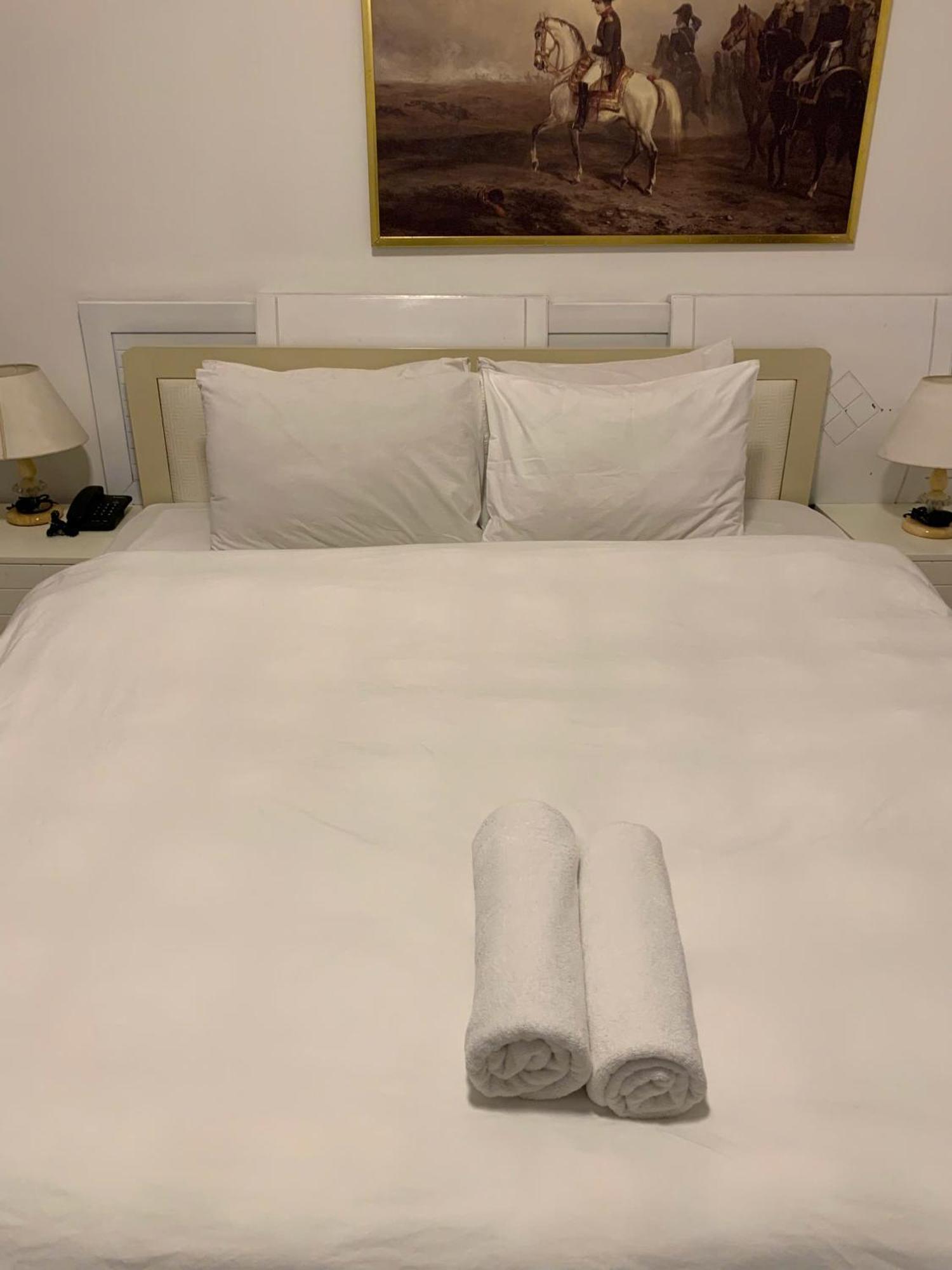Khách sạn Grand Artemis